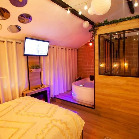Love Room Romantique Les Petits Plaisirs Angers Buitenkant foto