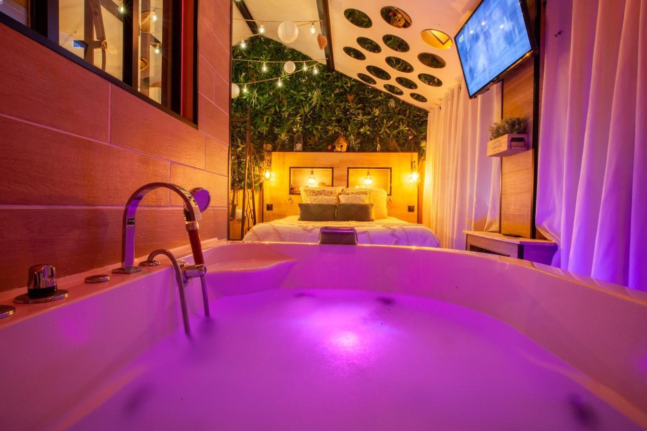 Love Room Romantique Les Petits Plaisirs Angers Buitenkant foto